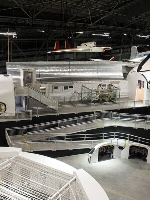 1024px-National_Museum_of_the_U.S._Air_Force-Space_Shuttle_Exhibit